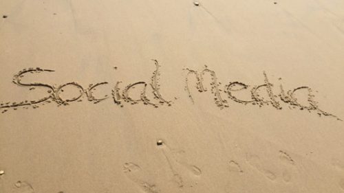 Nå din læserskare via de sociale medier