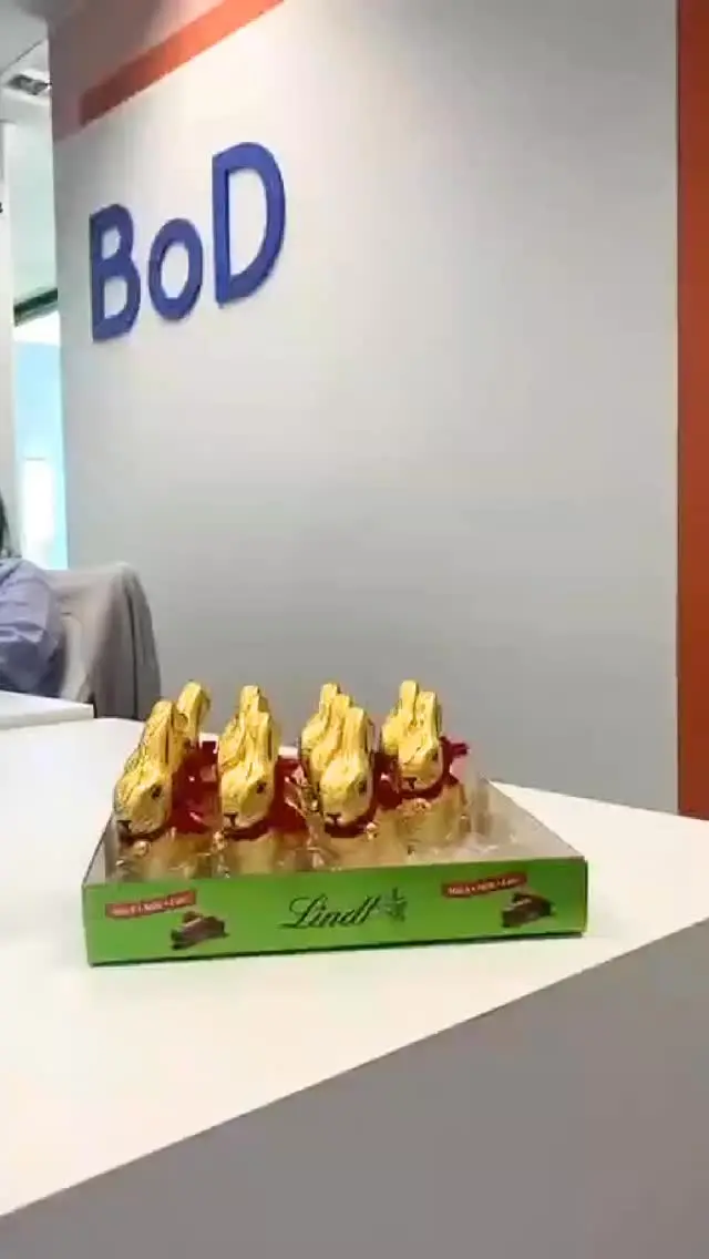 Påskedage, chokoladeharer og en god bog: den perfekte kombination? 🐰🍫📚 Vi siger ja!🤩

Uanset om du skriver på din bog eller overvejer, hvordan du skal udgive den, så kan du udnytte de kommende dage til at blive inspireret og måske komme et skridt videre med projektet✍️📖

Hvad er dine påskeplaner? 🐣🌷
Er der mere eller mindre tid til bogprojektet? 📝
.
.
.
.
.
#påske #påskehygge #bogelskere #danskebøger #forfatterliv #skrivelyst #læselyst #jegskriver #danskeforfattere #easter2025 #easterbunny #skriveinspiration